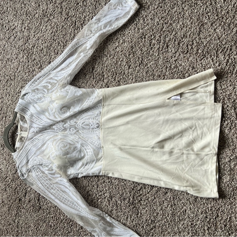 Elegant White Lace Dress - Picture 3 of 4